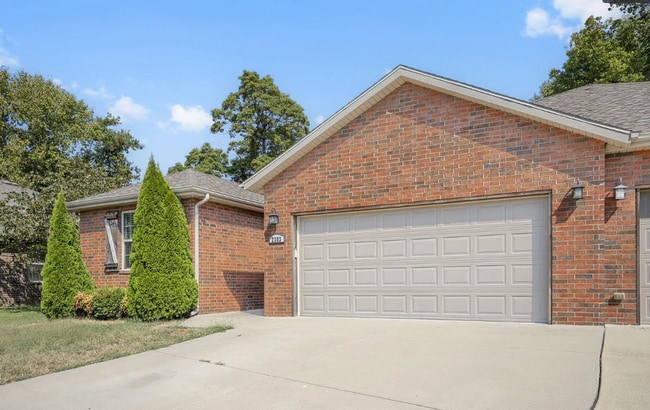 Photo - 3 Bedroom 2 Bathroom 2 CAR GARAGE