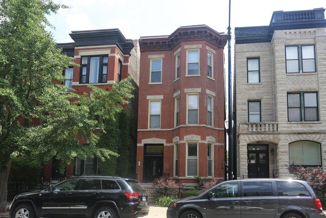Photo - 2137 N Sheffield Ave Apartments Unit G