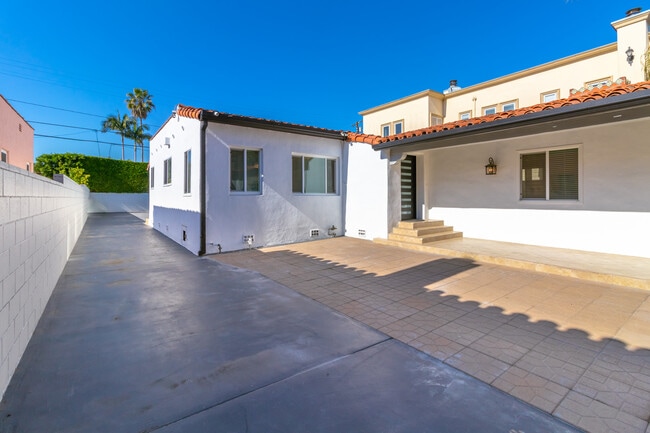 Building Photo - 161 N Willaman Dr Unit 1 Rental