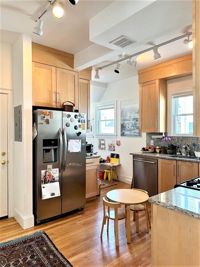 Photo - 20 Concord Ave Unidad 2