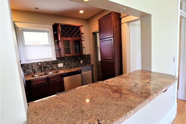 Linden Hills | 4127