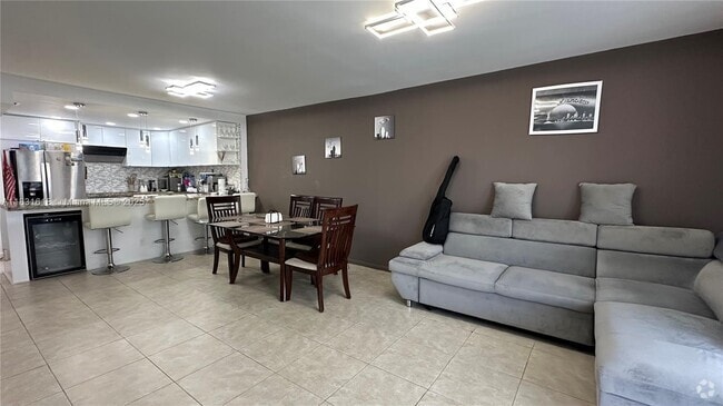 Building Photo - 1801 S Ocean Dr Unit 642 Rental