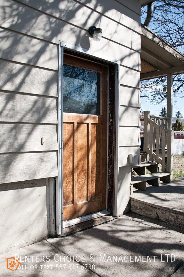 Photo - Pet friendly , utilities included , south