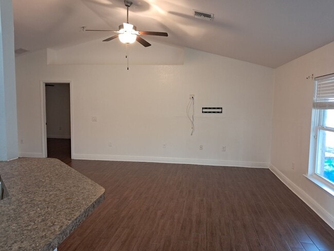 Photo - 4910 Bywood St