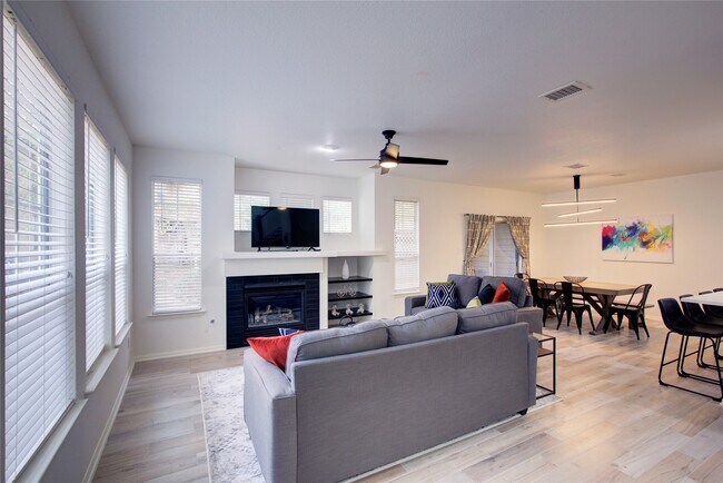 Photo - 76 Scarlet Woods Ct