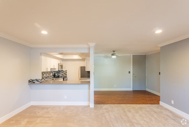 2BR, 2BA Living room