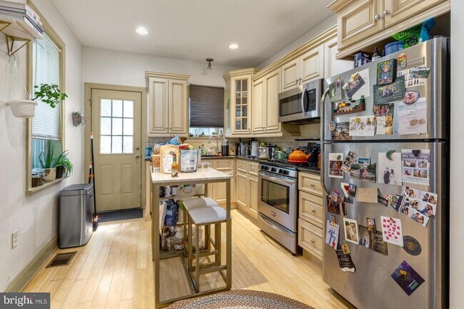 Photo - 139 Davis St