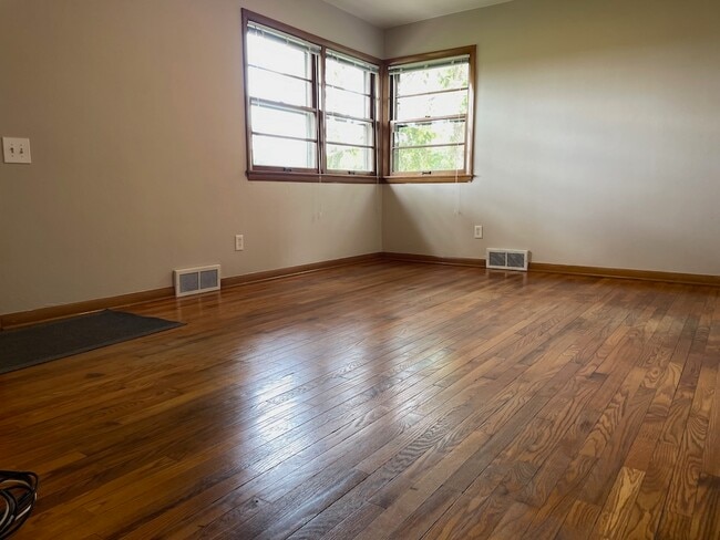 Photo - 7127 Elderberry Rd