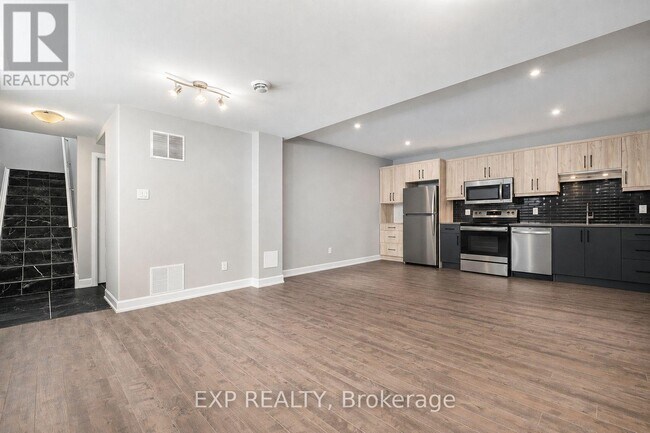 Photo - 1224 Montblanc Cres