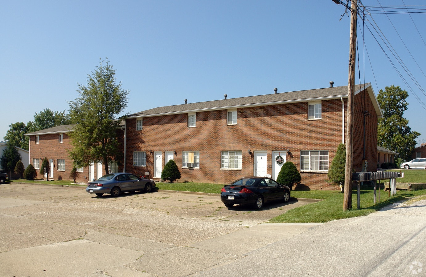 Camelot Apartments - Camelot Apartments
