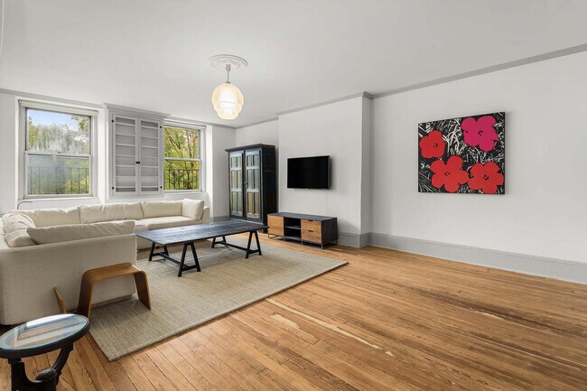 Photo - 185 E Broadway Unit ID1330811P