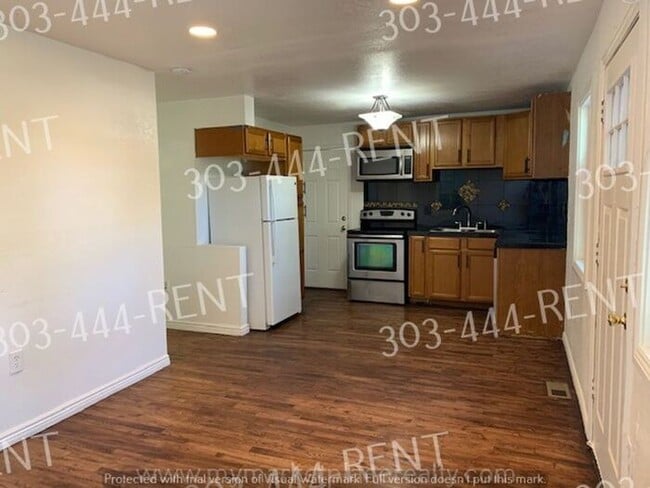 Photo - 3 bedroom & 1 bathroom beautiful home! Ready to see now!