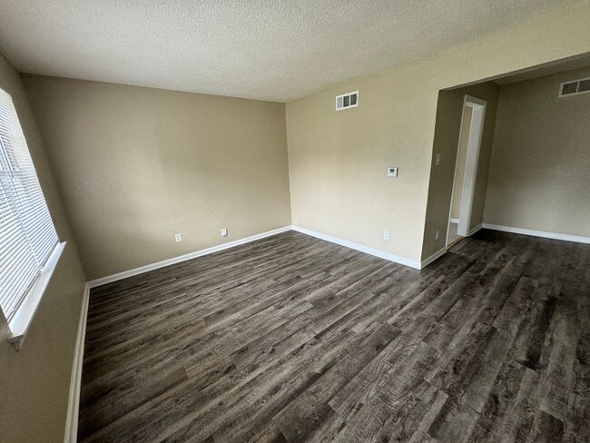 Photo - 87 Eastview Dr