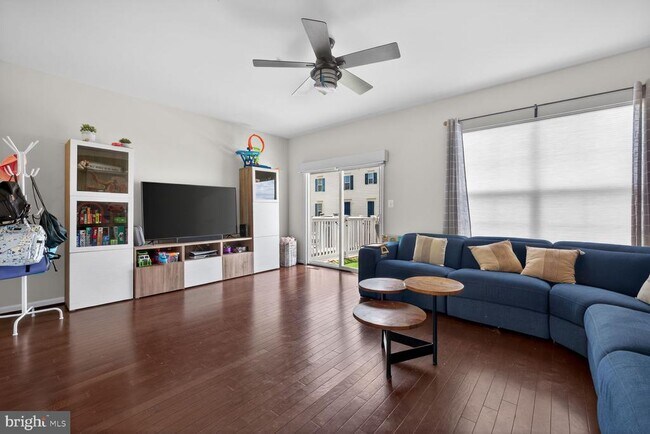 Photo - 6157 Posey St