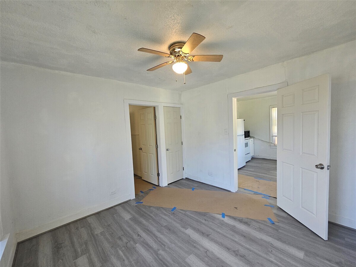 Photo - 4304 FM1765