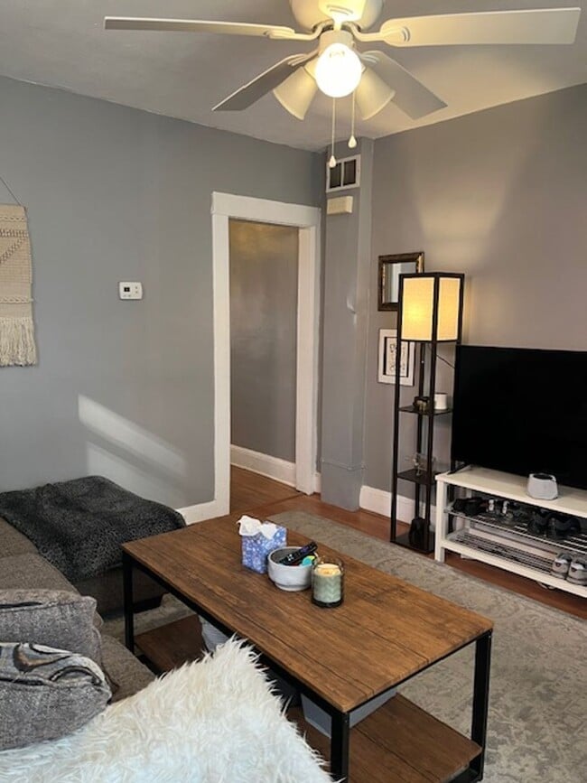 Photo - Lovely Hampden EOG 2bd/2ba Rowhome w CAC & W/D! Available 7/15