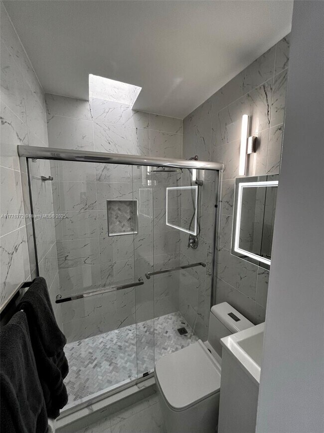 Photo - 1455 Michigan Ave Unit 15