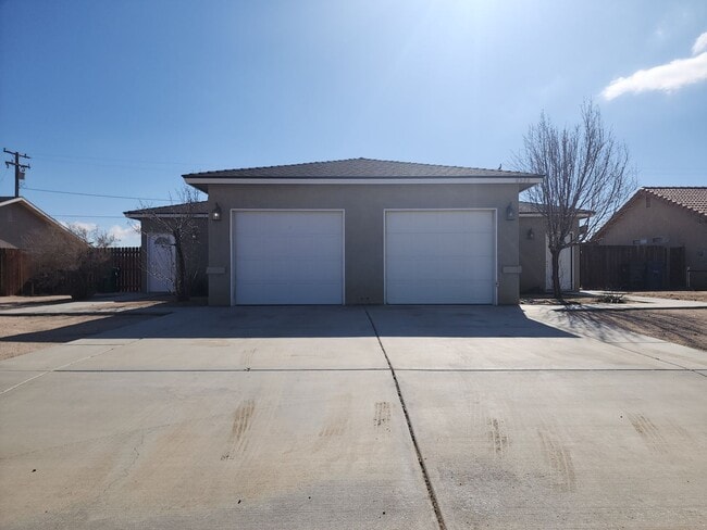 Building Photo - Beautiful 2 bedroom / 1 bathroom Unit 8536 Aspen Ave # B Rental