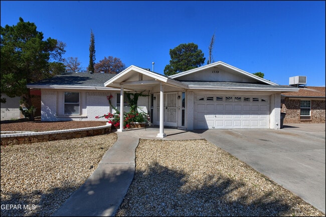 Photo - 1739 Russ Randall St