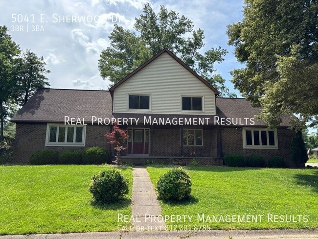 Building Photo - 5041 E Sherwood Dr