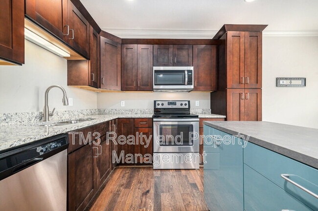 15872 Valley View Dr