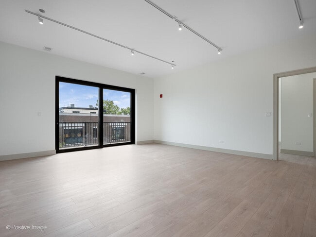 Photo - 3202 N Racine Ave Unit 402