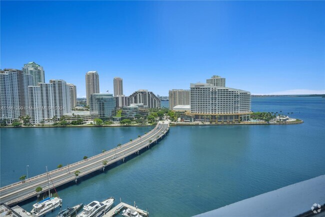 Building Photo - 905 Brickell Bay Dr Unit 1831 Rental
