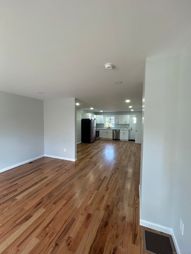 Photo - 388 William St Unit B