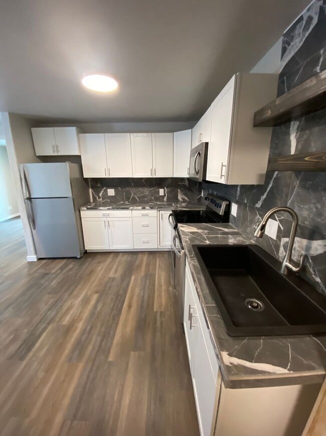 Building Photo - 921 S Walker Ave Unit 2