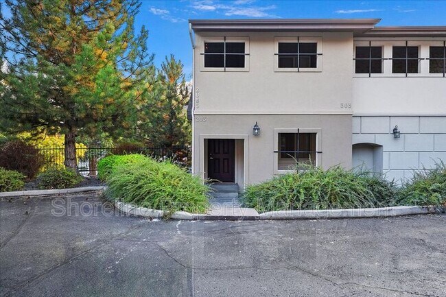Photo - 2085 Brittany Ln