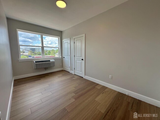 Photo - 213 French St Unidad 7