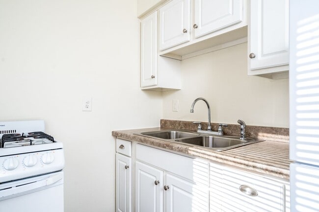 Photo - 2009 Bryant Ave S