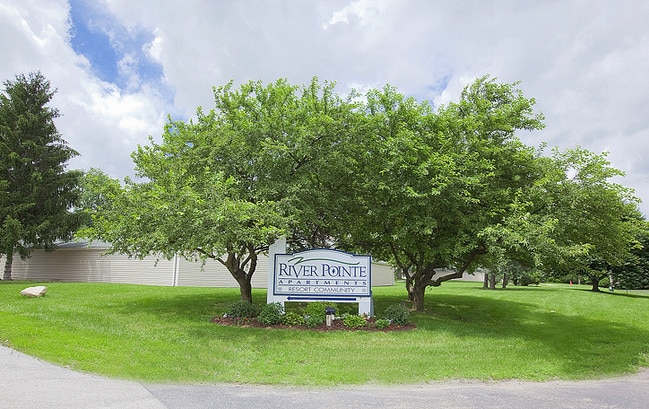 River Pointe Apartments - River Pointe Apartments