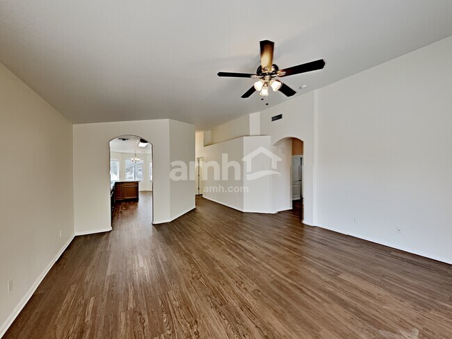 Photo - 15848 W Linden St