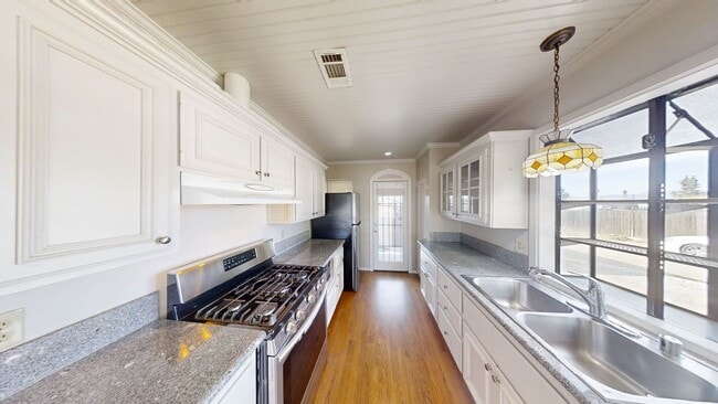 Photo - Cozy 2 bedroom 1 bathroom home!