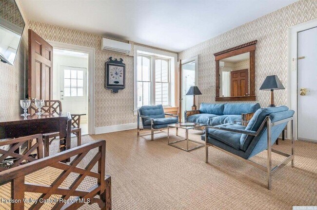 Photo - 613 Warren St