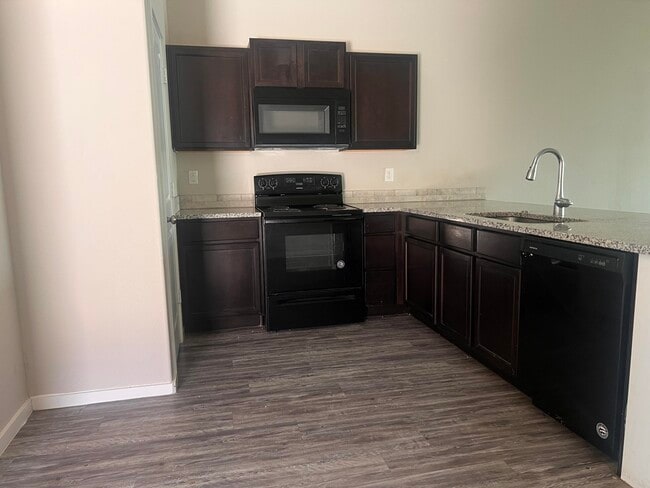 Photo - 1637 133rd St