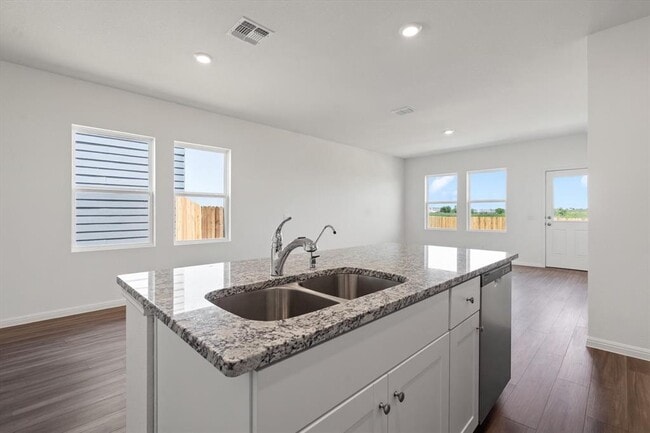 Photo - 700 Gemsbok Dr