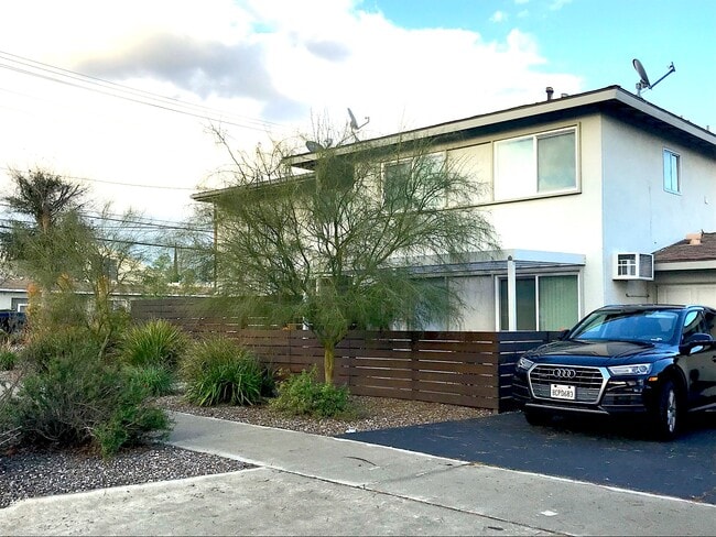 Photo - 212 E 8th St Unidad B