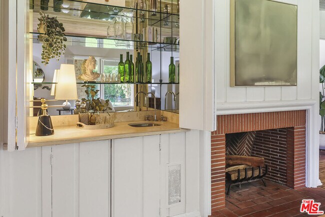 Photo - 400 Vance St