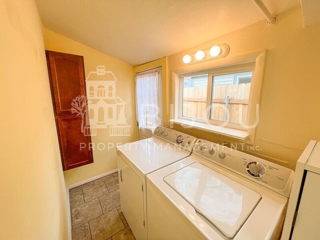 Photo - 523 E Kiowa St