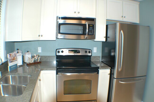 Photo - 2128 SW Holden St Unidad C 207