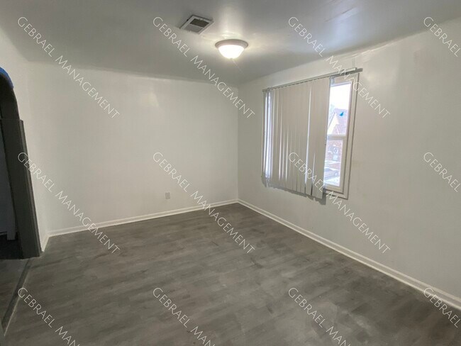 Photo - 15863 Kentucky St