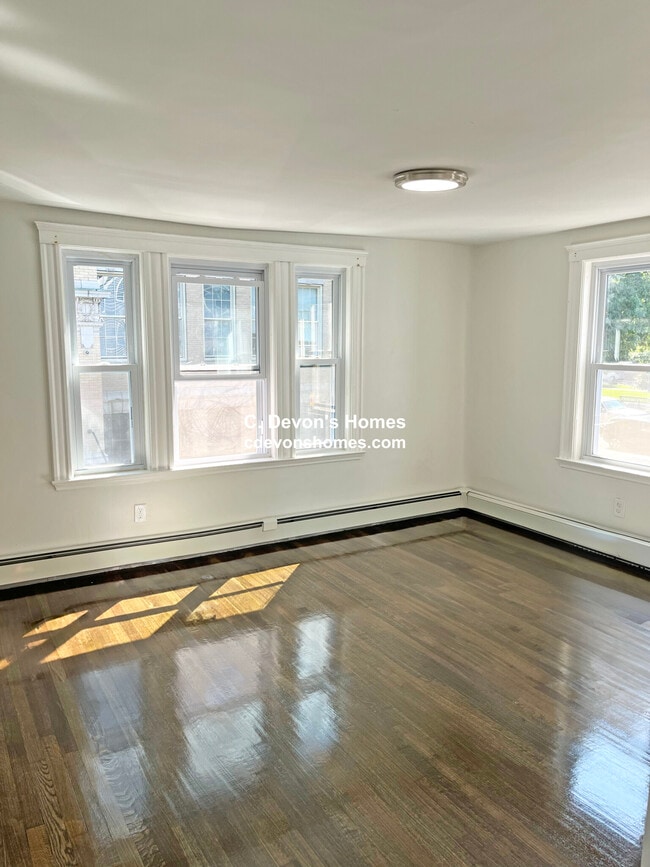 53 N Common St Unit 2R
