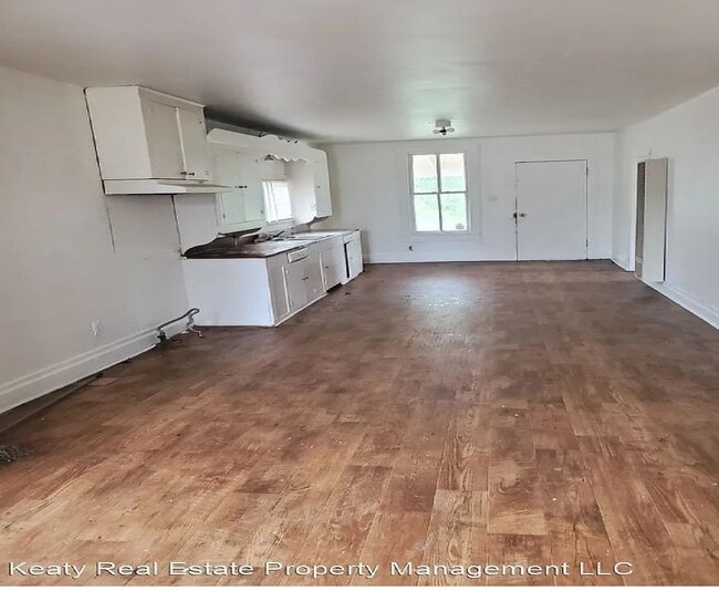 Photo - 703 6th St