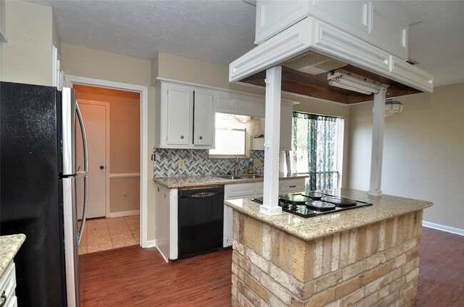 Photo - 234 Wickhamford Way