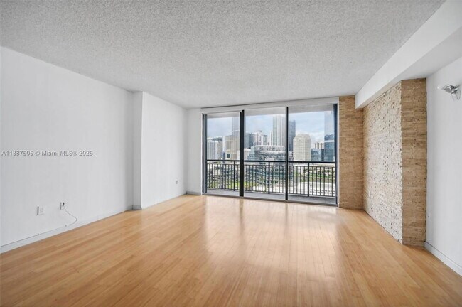 Photo - 540 Brickell Key Dr Unit 1807