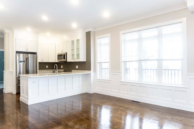 54 Athol St Unit 2