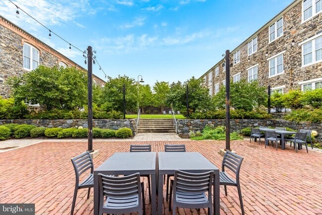 1750 Union Ave Unit 104