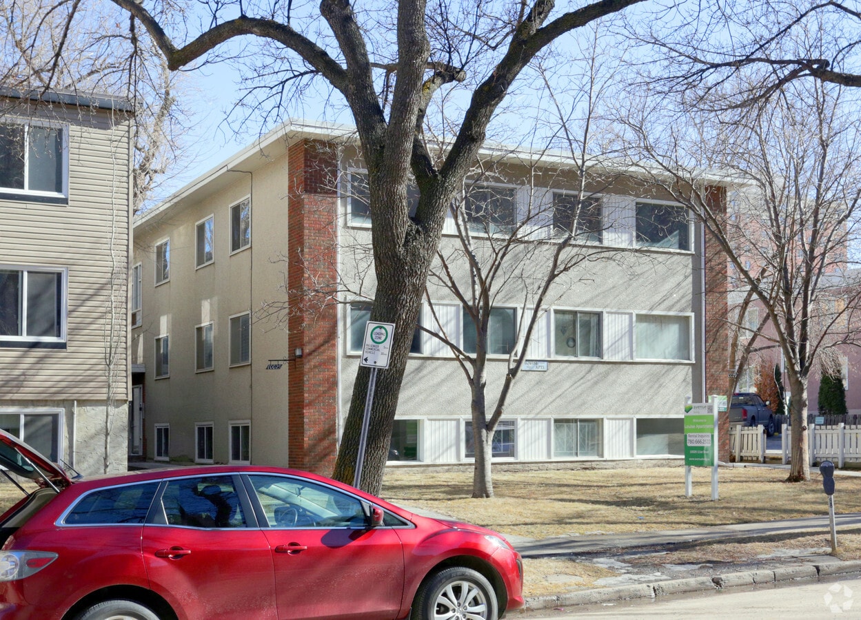Photo - Louise Apartments